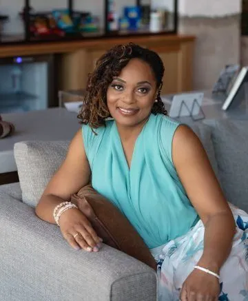 Daphne2-scaled-409x437x25x0x360x437x1643752648